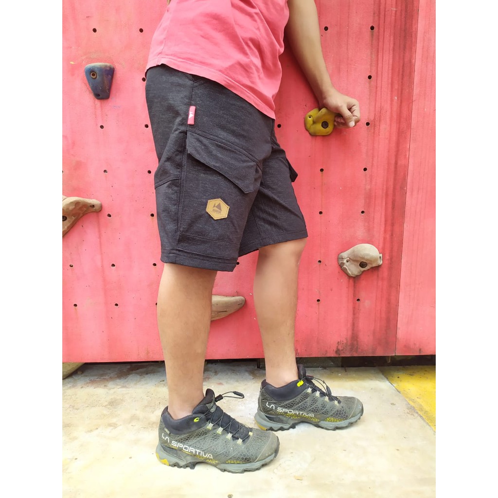 celana terjal short indonesian adventure motif reflector  (kena cahaya terang)
