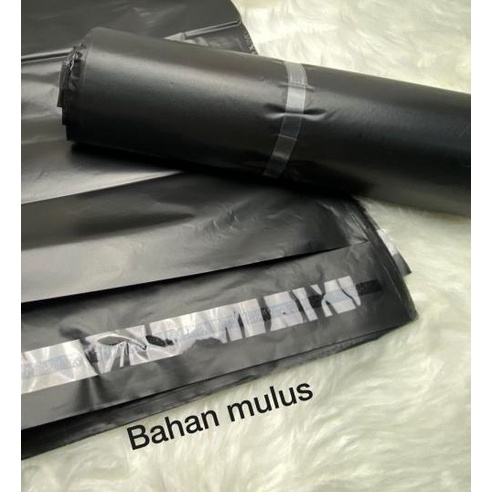 

Polymailer 25x40 hitam HD isi 100 pcs