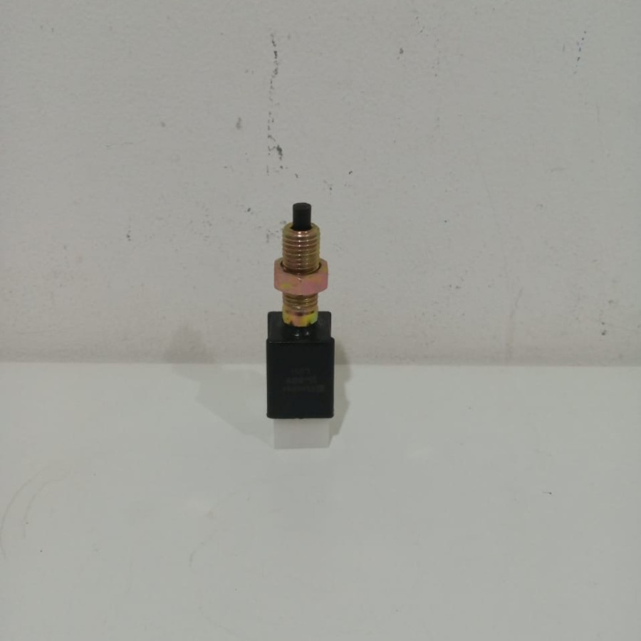 Saklar rem Switch Stop Isuzu Panther S-SS-009 Birkens