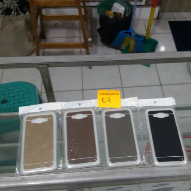 SAMSUNG E7