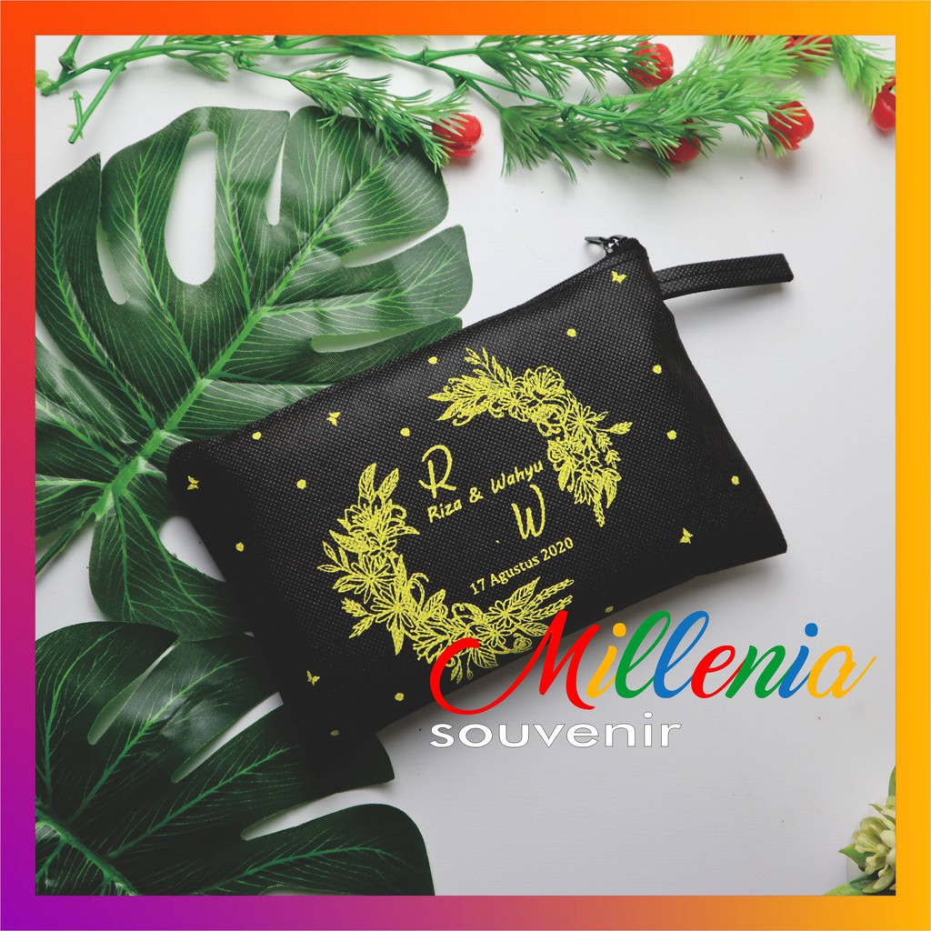 

Souvenir Pouch Spunbon Ukuran 13 x 20 cm