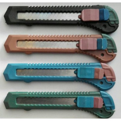 

Cutter Serbaguna Besar - Alat Potong Bahan Kain / Kertas