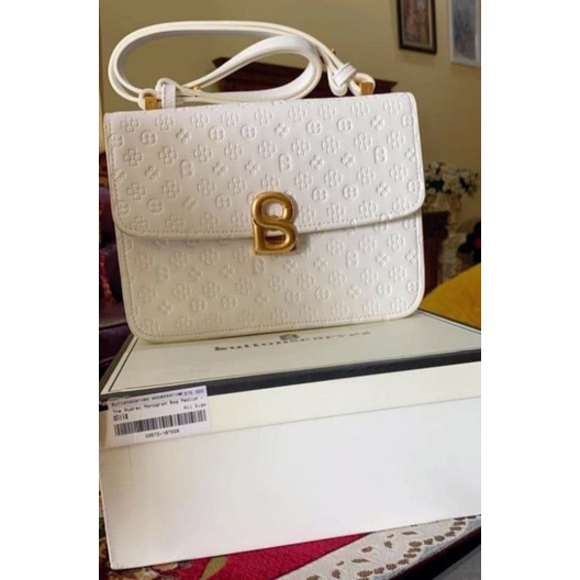 SOLD OUT.....Audrey Monogram buttonscarves white.... PL like new