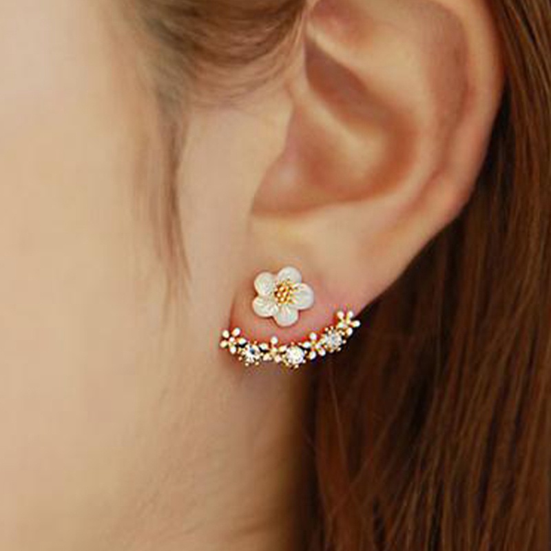 Anting Stud Desain Bunga Aster Kecil Aksen Kristal Gaya Korea Untuk Wanita