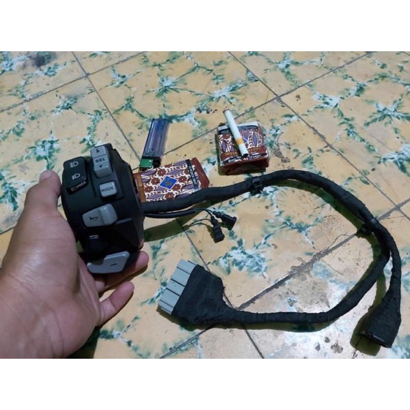 HOLDER KIRI MOGE CRF 1000 CC ORIGINAL