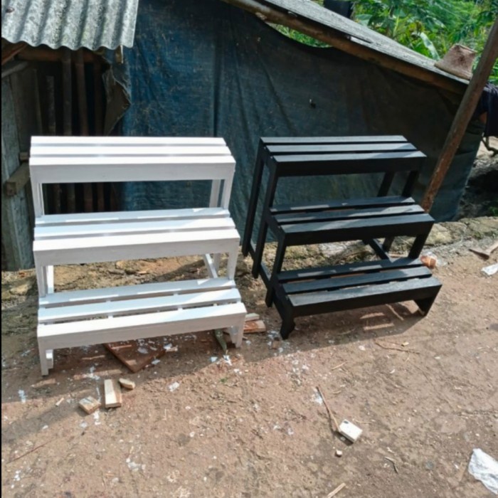 Rak Tanaman - Rak Tanaman Cantik Tiga Susun Bahan Kayu Bisa Outdoor/Indoor