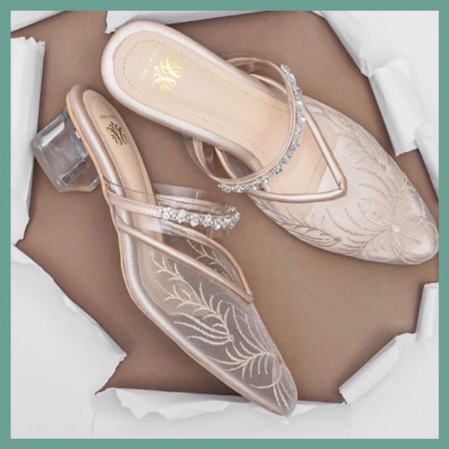 Allegra Hells Local.id | Irish Flat Local.id