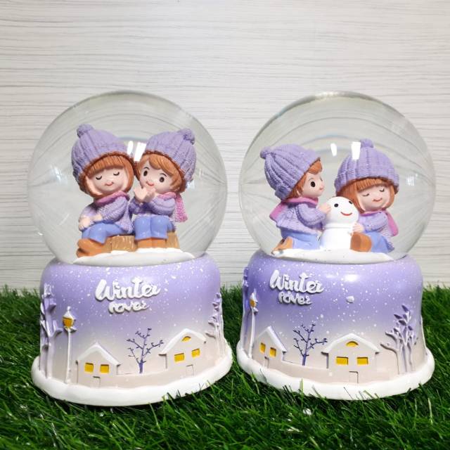 

KOTAK MUSIK BOLA SALJU "WINTER LOVE" (LAMPU + MUSIK + SALJU)