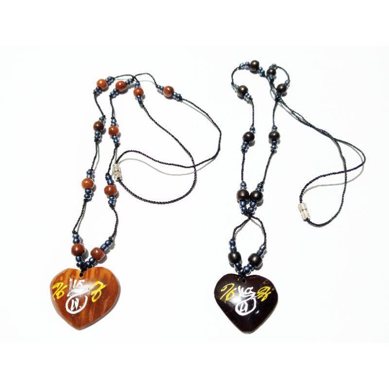 Kalung koka manik motif Love rajah