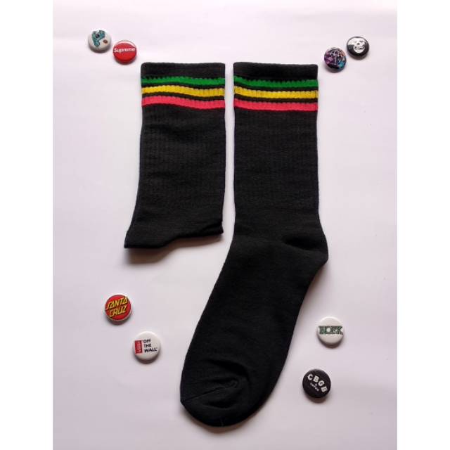 Kaos kaki skate motif strip hijau kuning merah