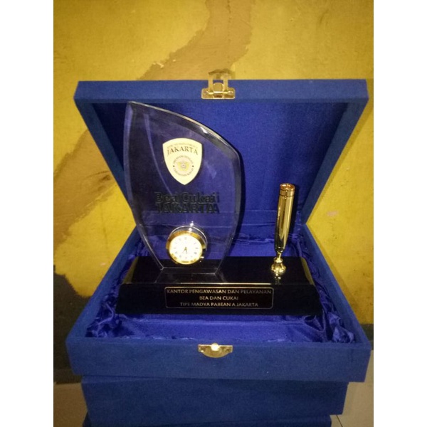 Plakat akrilik+fiber+jam+tempat pulpen /Plakat custom /plakat wisuda /wedding +tebal 15mm+box bludru