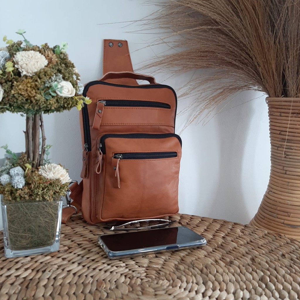 TAS SELEMPANG PRIA KULIT ASLI SELETING BANYAK KEREN NGGA MESTI MAHAL