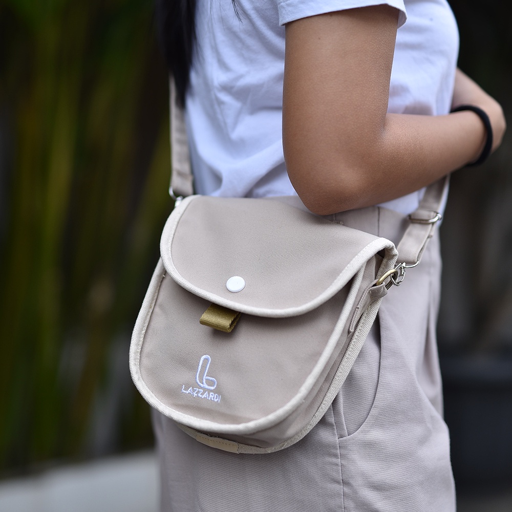 MEORI LATTE |ManNeedMe X LAZZARDI| Tas Handphone Wanita Sling Bag HP ORIGINAL