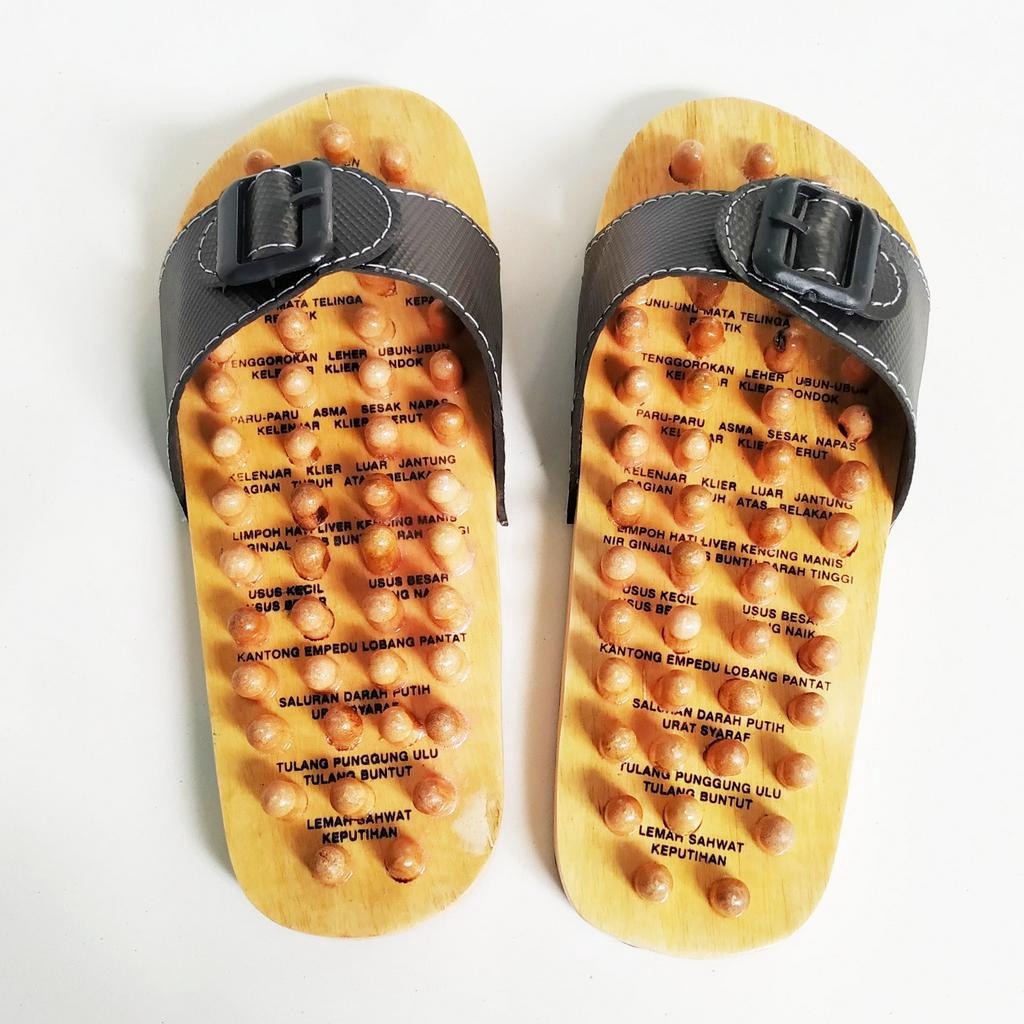 Sandal rematik pria sendal refleksi wanita sandal kayu kesehatan pijat akupuntur