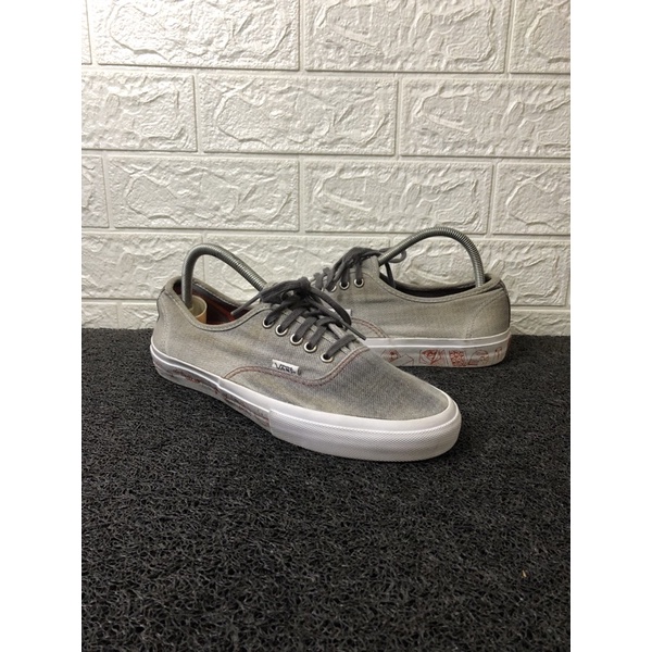 vans authentic syndicate