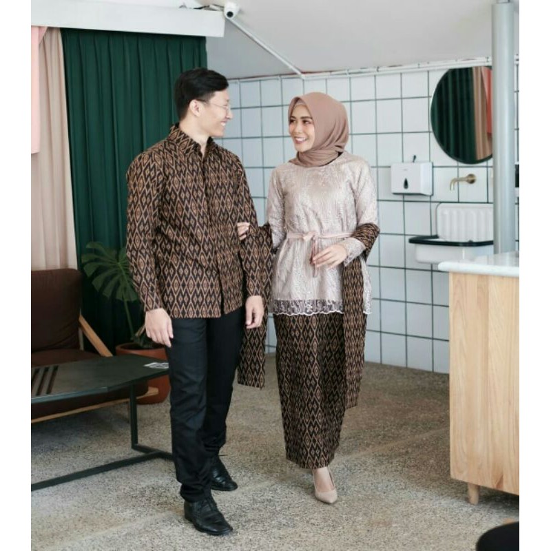 Batik Express - Kebaya Batik Couple Diandra Sarimbit Couple Modern Kebaya Lamaran Dan Tunangan Kekinian Kebaya Wisuda Modern