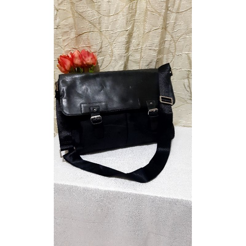 Preloved MCM Munchen Messenger bag for Men