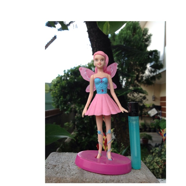 Figure barbie peri