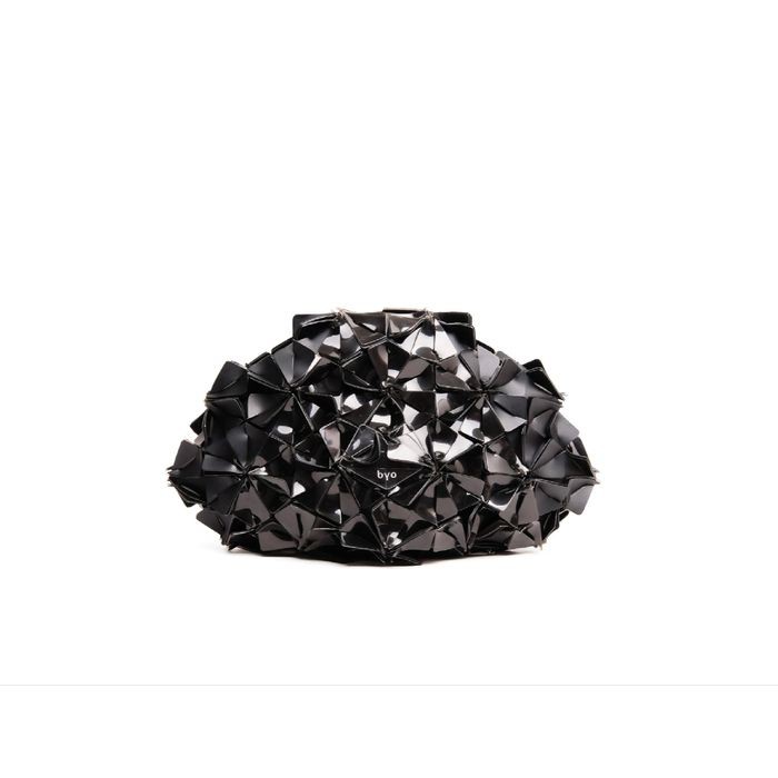 Byo Shell Clutch in Black