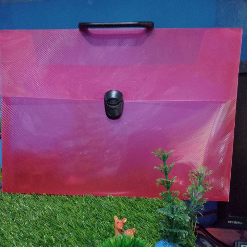 

map jinjing plastik polos warna merah