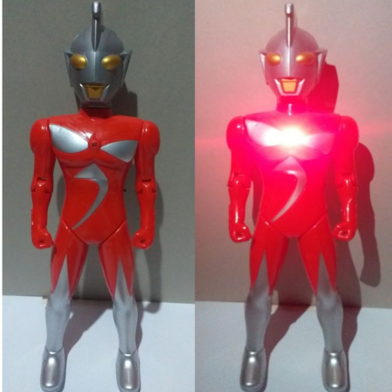 mainan robot ultramen bisa dan bunyi