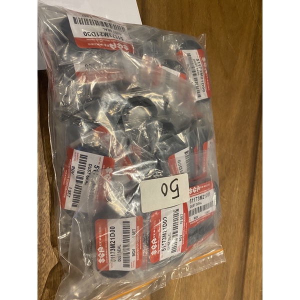 Suzuki 51173M21D00 Dust Seal/Sil Debu Shock depan Satria 2tak (1 SET ISI 2 PCS)