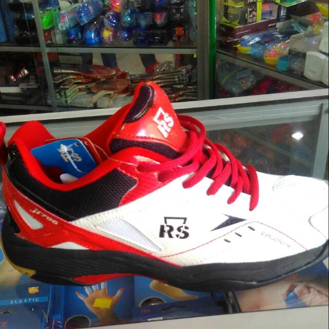 Sepatu badminton RS