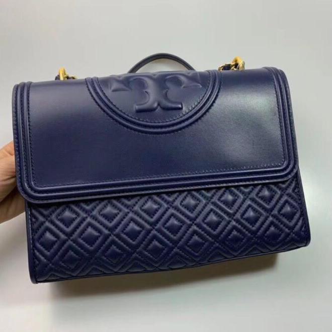 

Tory Burch Fleming Convertible Navy (Box,Receipt,Paperbag,Dustbag)