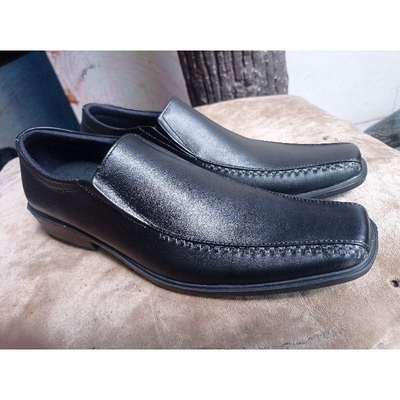 Sepatu Kulit Pria Formal Tanpa Tali