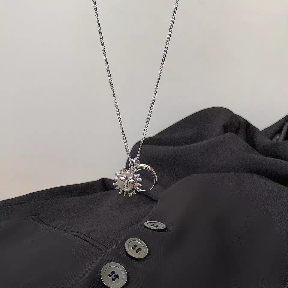 Jepang dan Korea gaya sederhana dingin style titanium steel sun moon liontin kalung pria dan wanita