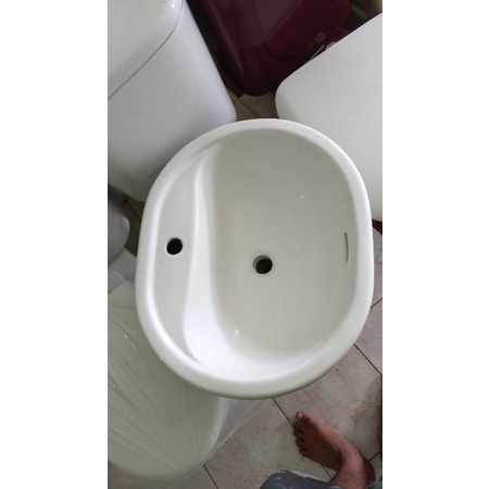 wastafel Toto omni body onli model diatas meja