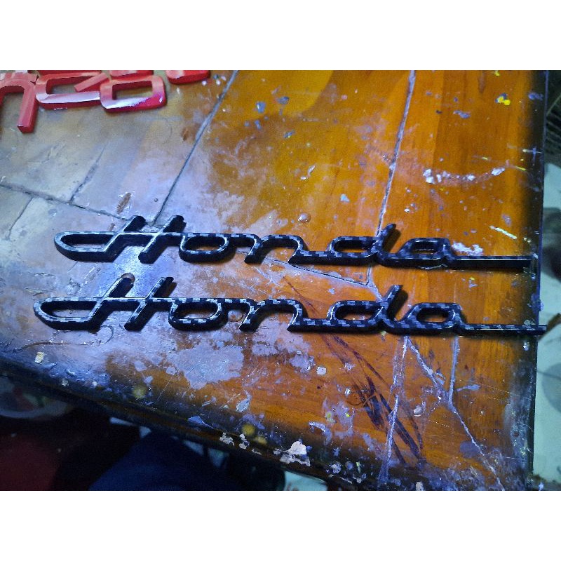 emblem honda latin motif carbon sepasang