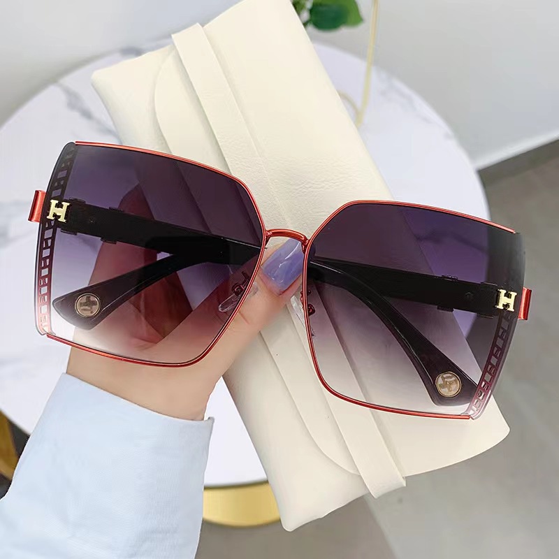 Sunglass Pelindung Mata Sinar UV Kacamata Hitam UV400 Bingkai Besar Bentuk Kotak Gaya Vintage Klasik Untuk Pria Wanita Sunglasses Women Men dan Kacamata Pantai Bingkai Persegi Untuk Wanita Anti UV Sinar Matahari dan Kesilauan Cahaya Cocok buat Travel