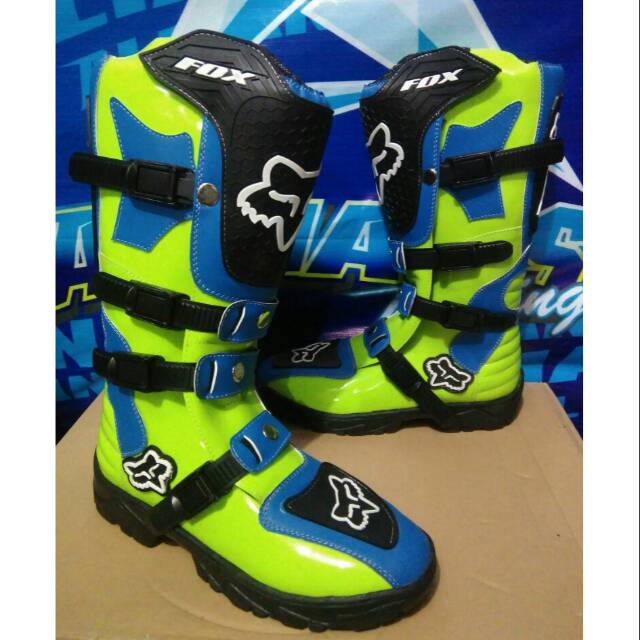 Sepatu cross trail 12 motif adv