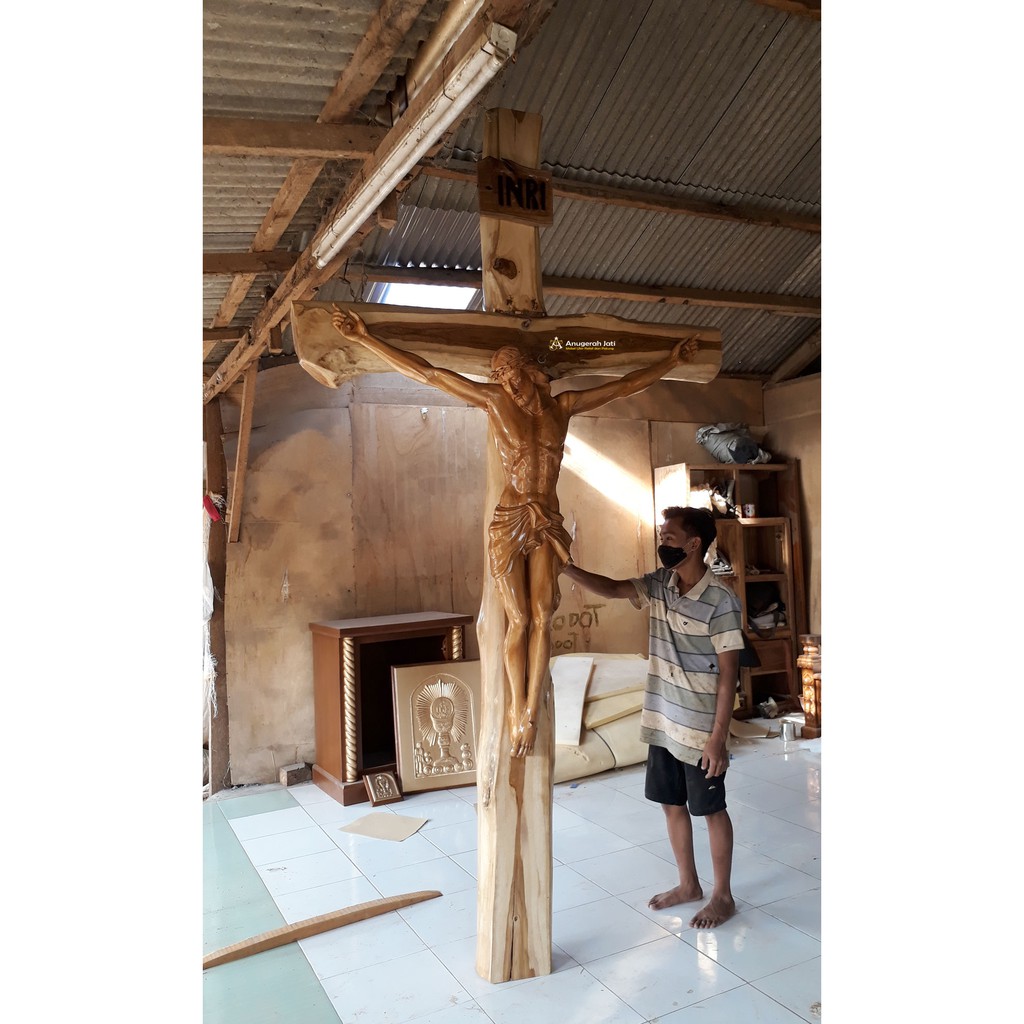 Ukiran Kayu Patung Tuhan Yesus Disalib