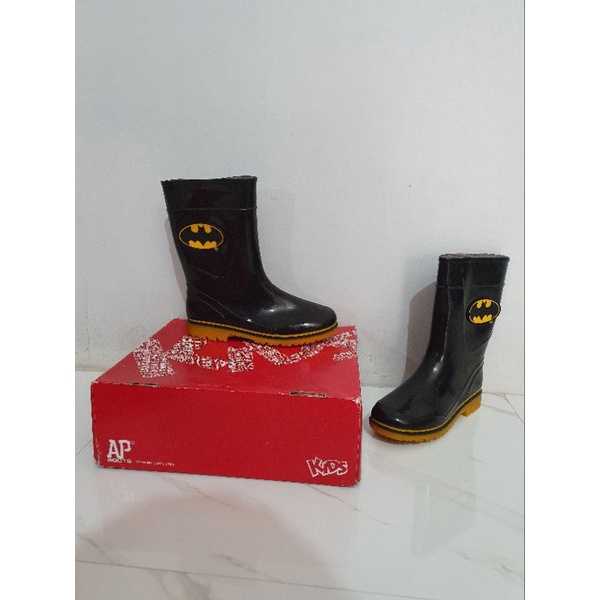 AP Boots anak Hitam Batman