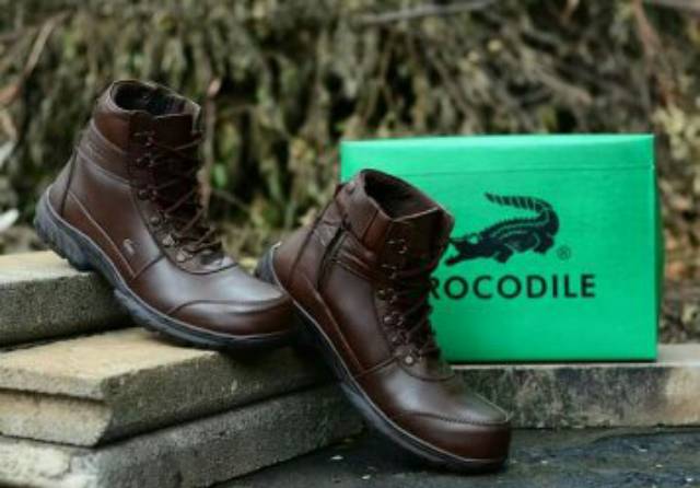 Sepatu boots sepaty pria bahan kulit asli model elegan