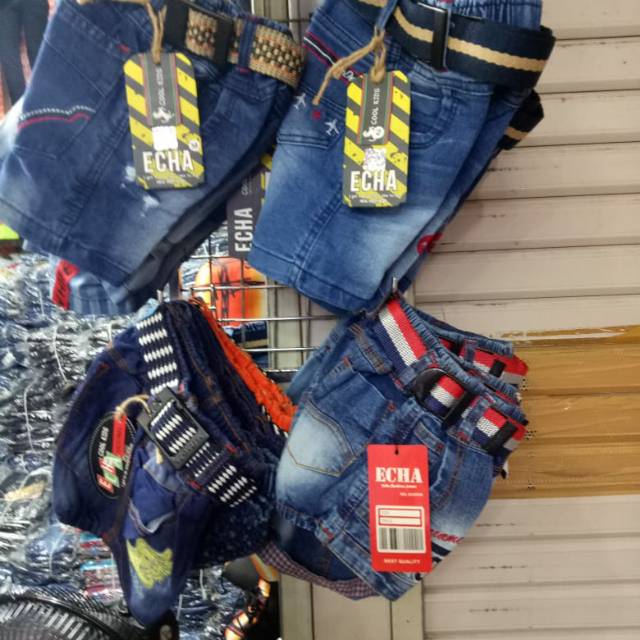 Levis pendek pria