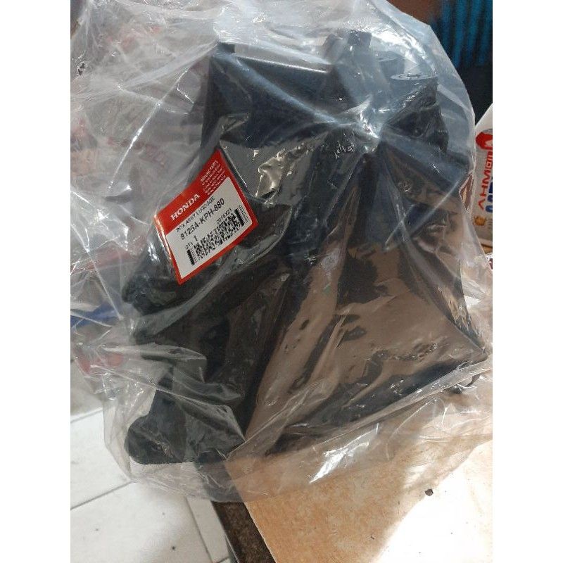 BOX BAGASI HELEM KARISMA ORIGINAL 100% HONDA 8125A-KPH-880