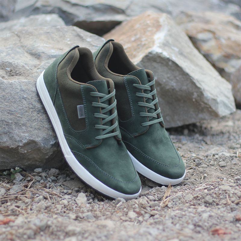 Sepatu Sneakers Casual Pria Tali Kulit Suede Premium Original Murah Keren