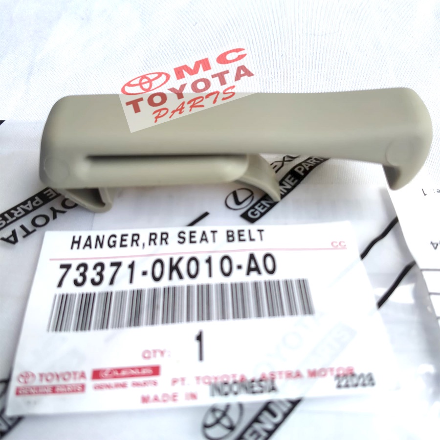 Penjepit / Hanger Safety Belt Kijang Innova Fortuner 73371-0K010-A0