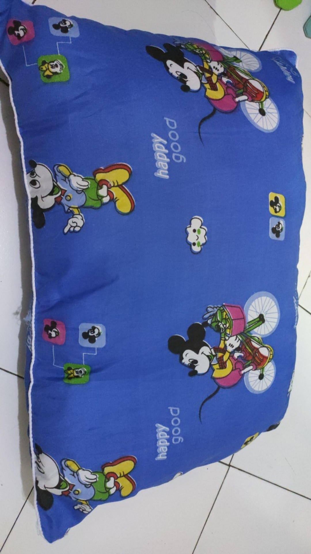 Bantal Tidur Bahan Dakron Tidak Kempes Motif Random