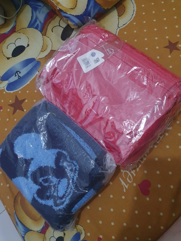 Handuk Mandi Merah Putih 70 X 135 Cm