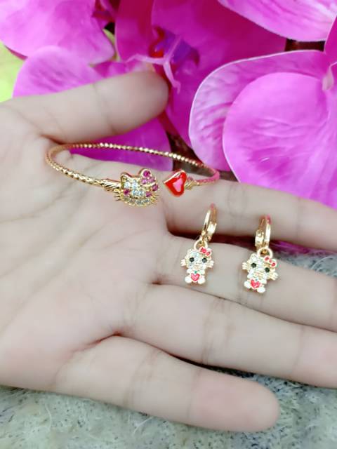 Gelang, Kalung, Anting Anak