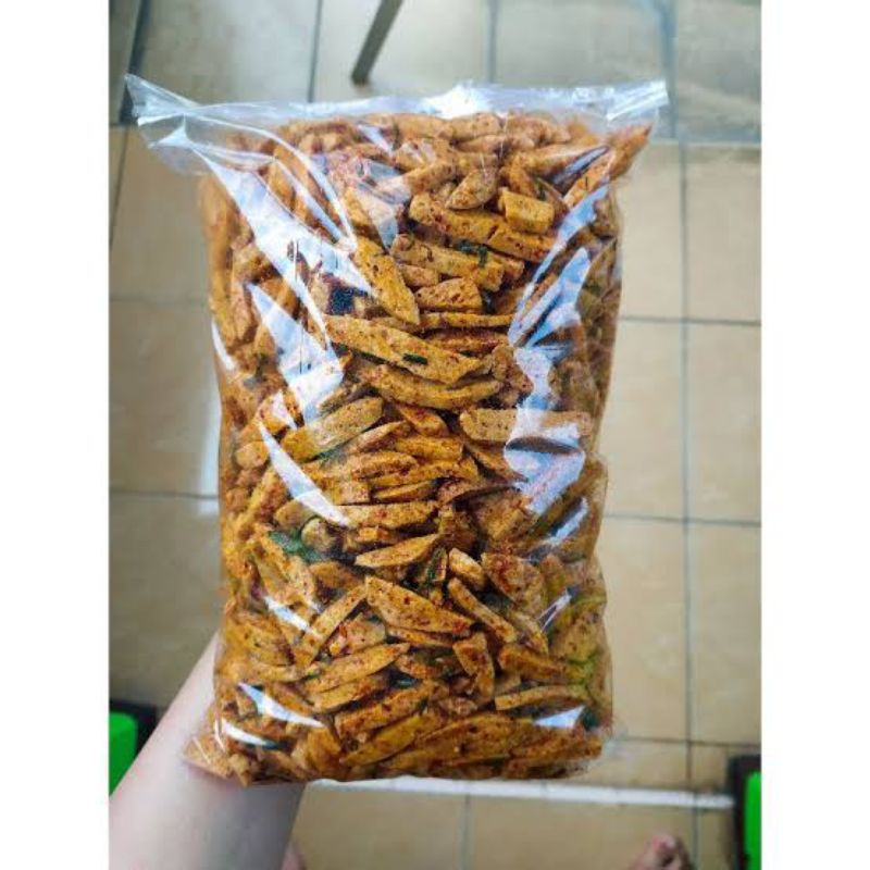 

❤️OMAH CAMILAN❤️ 1kg basreng stik / bakso goreng stik pedas cabe jeruk kiloan murah