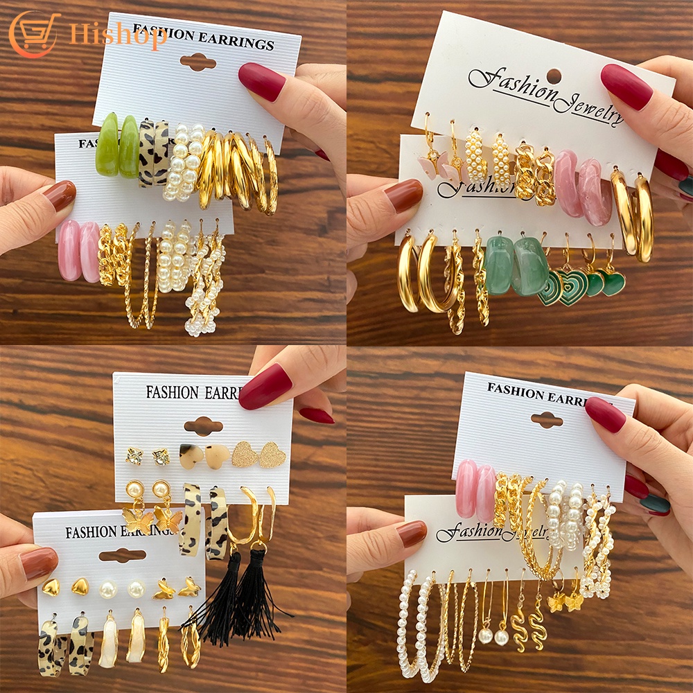 Set Anting Stud Desain Kupu-Kupu Aksen Kristal Mutiara Bahan Resin Warna Emas Untuk Wanita