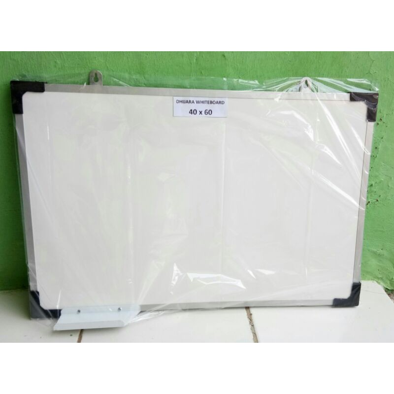 

WHITE BOARD GANTUNG NON MAGNETIK 40x60