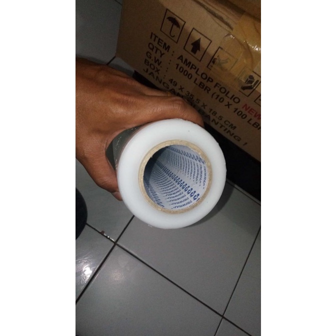 

PLASTIK WRAPING / STRETCH FILM 50 CM X 200 M X17 MIKRON TRIWRAP