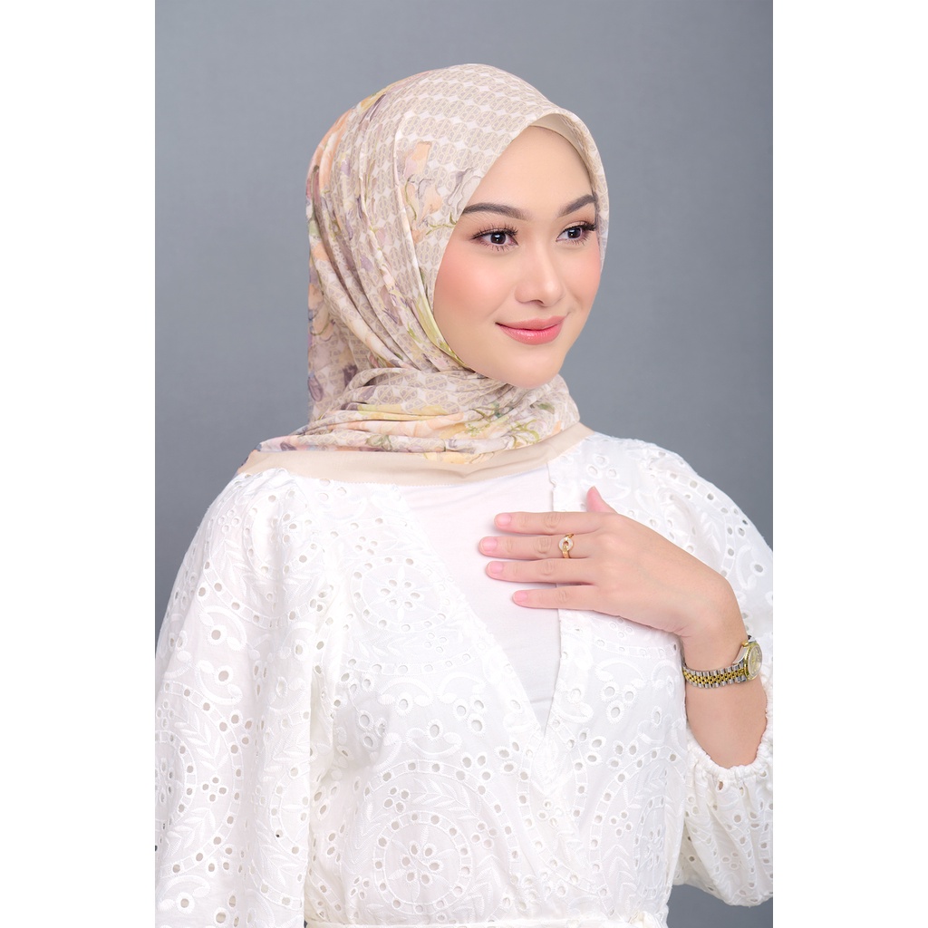 Nada Puspita - Monogram Flower - Tan