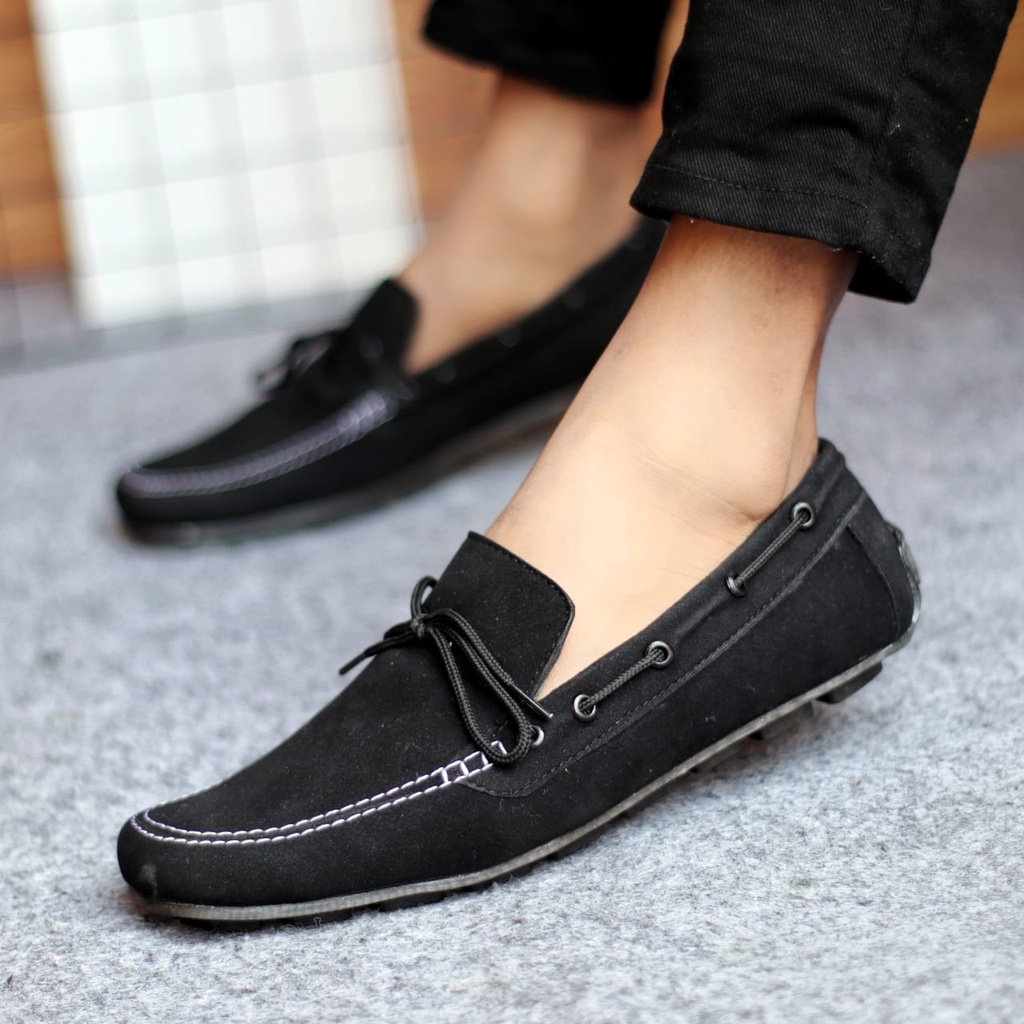 MOLK Sepatu Casual Slip On Pria Keren Original Kekinan Model Slop Mocasin Tali Santai Murah